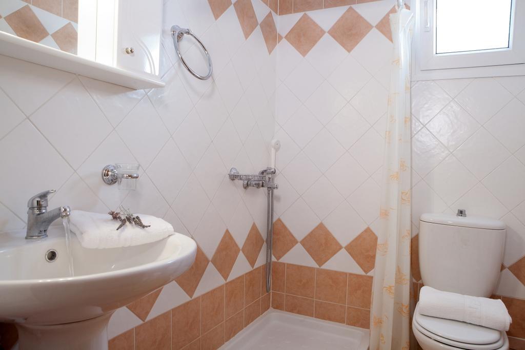 Niriides Apartment Nydri  Room photo
